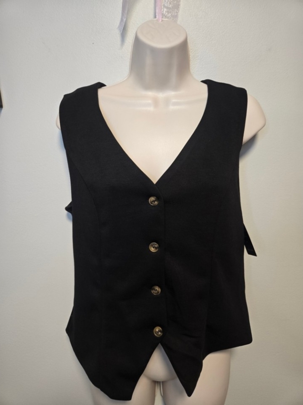 NWT Scoton Women's Tailored V-Neck Button Vest - Black